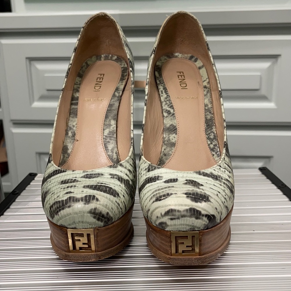 Fendi reptile mint green platform pumps